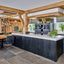 Landelijke keuken zwart met hout in robuust eiken van Ekelhoff Keukens